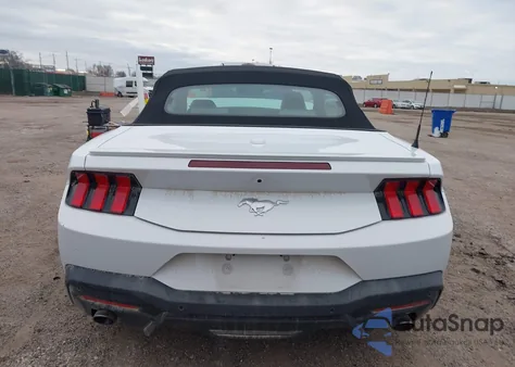 2024 Ford Mustang Ecoboost Premium z USA, uszkodzony, nr VIN 1FAGP8UH5R5138308